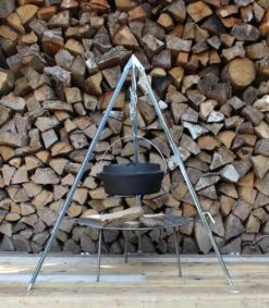 Petromax - Driepoot - Dutch Oven - Staal -Keukenseries Speciaal Winkel 1047x1200