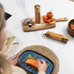 Deleca Luxe Peper En Zoutmolen Set - Zout / Pepermolen - Handmatig - Met Navul Lepel & Geschenkdoos - Acacia Hout - Rond -Keukenseries Speciaal Winkel 1200x1200 1040