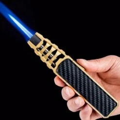 Merkloos Turbo Jetflame Aansteker - Gasbrander - Vuurwerk Torch - Crème Brûlée Brander - BBQ En Sigaren Aansteker - Windproof - Carbon Met Goudkleurige Metalen Behuizing -Keukenseries Speciaal Winkel 1200x1200 310