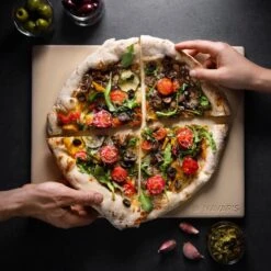 Navaris Pizzasteen XL Voor Oven En Barbecue - Rechthoekige Pizzaplaat 38 X 30 Cm - Inclusief Pizzaschep Met Extra Lang Handvat En Receptenboek -Keukenseries Speciaal Winkel 1200x1200 362