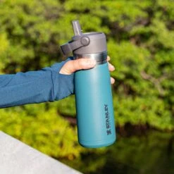 Stanley The IceFlow™ Flip Straw Water Bottle 0,65L - Thermosfles - Lagoon -Keukenseries Speciaal Winkel 1200x1200 392