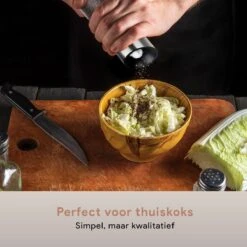 DODANA Premium Peper - & Zoutmolen Elektrisch - 1 Stuk - Pepermolen - Zoutmolen - Oplaadbaar - USB - Elektrische Pepermolen - RVS - Zwaartekracht Functie - LED Lamp - Nl Handleiding - Incl Borsteltje -Keukenseries Speciaal Winkel 1200x1200 975