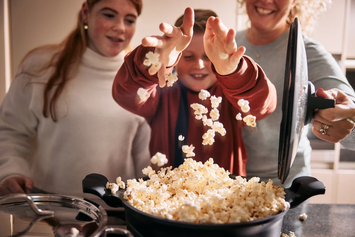 Mammoet Essentials Vesucio Braadpan - 28cm - Anti-aanbaklaag - Met Deksel 6 Mammoet Essentials Vesucio Braadpan - 28cm - Anti-aanbaklaag - Met Deksel - Afbeelding 4