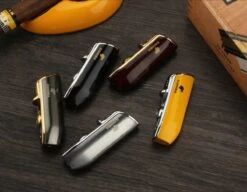 Cohiba® Sigarenaansteker - Sigarenboor - Sigaren - Sigaar - Cohiba Aansteker - Sigarenboor - Sigaren Accessoires - Sigarenknipper - Sigaar Aansteker - Cohiba - Incl. Luxe Geschenkdoos - Zwart -Keukenseries Speciaal Winkel 1200x934
