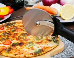 Bighorn Pizzaschep Voor BBQ En Oven-Inklapbare Handgreep -Pizzasnijder- Edelstaal -geschikt Als Broodschep En Ovenschep - SRPT01 -Keukenseries Speciaal Winkel 1200x944 3