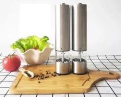 MD-Goods ® Elektrische Peper En Zoutmolen Set - Pepermolen - RVS - Cadeau - Restaurant Kwaliteit -Keukenseries Speciaal Winkel 1200x960 3