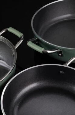 Primecook - Braadpan / Hapjespan Met Deksel - Ø 28 Cm - PFAS-vrij - Inductie - Ecoshield -Keukenseries Speciaal Winkel 781x1200