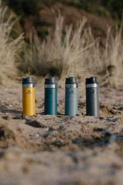 Stanley The Trigger-Action Travel Mug 0,35L Saffron -Keukenseries Speciaal Winkel 800x1200 37