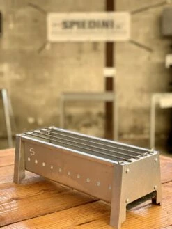 Spiedini Saté-bbq Bali 40 Mini - Kleine, Smalle Houtskoolbarbecue Met Horizontaal Rooster Voor Sate Of Andere Spiesjes - 40 Cm Lang, 11 Cm Breed, 14 Cm Hoog - Ideaal Voor Tuin- Of Open Haard, Of Balkon - Materiaal: Gealuminiseerd Ijzer -Keukenseries Speciaal Winkel 900x1200 5